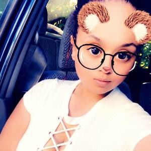 Meet your Posher, Rayna